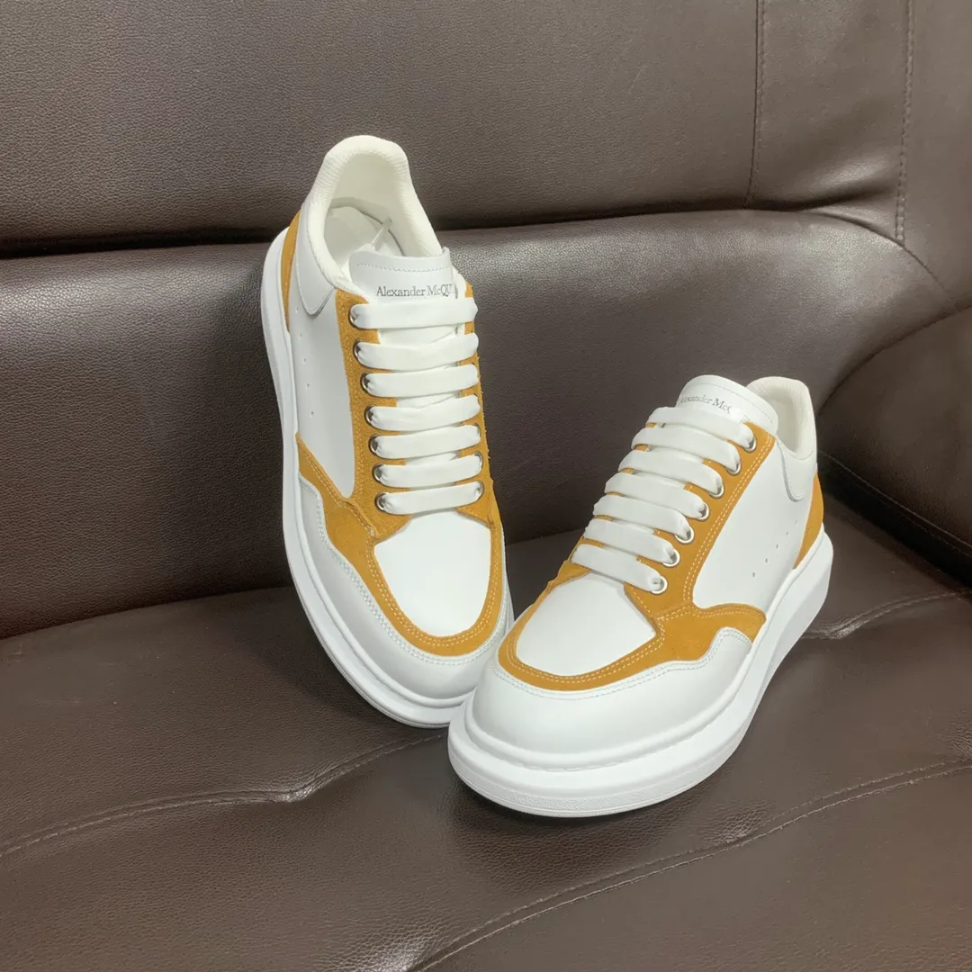 👟👟Ex-factory price 600👟👟 Professional McQueen factory. Top version. Couple style Alexander McQUEEN high version has been upgraded to the highest quality again✅ 💪McQueen Spring, Summer, Autumn and Winter top version Purchasing level✅ Recruiting nationwide online and offline agents to join🤝 🏆Fabric: Original materials imported from Italy. Texture, water-resistant and non-discoloring 🏆Inner lining: ️A-grade Italian imported lining resistant to dirt, sweat-absorbent, breathable and comfortable 🏆Foot pads: top-grade imported Italian super-soft cowhide leather 🏆Outsole: PU+counter 1:1 🏆Shoe box: original white box. Plus white flip cover for double-layer protection. Cloth bag. Handbag. Certificate of 1:1 mold opening, 4-piece set. Delivered with a pair of shoelaces. 🖕🏿🖕🏿🖕🏿 You can choose any pair of shoelaces in any color of our factory 🏆Code number: women's 34-41. men's 38-46 🏆Special remarks (women's code 34.40.41, men's code 38.45.46 is customized, no returns or exchanges) Win-win cooperation 🤝